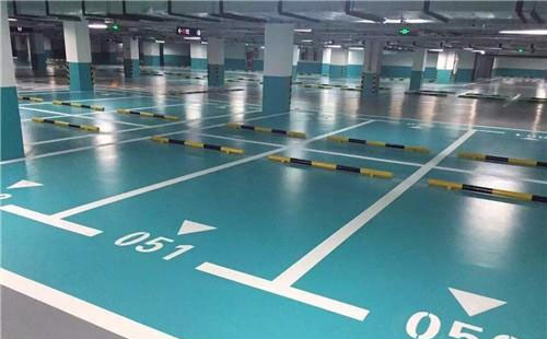 措美措美环氧地坪中涂：构筑坚固地面的关键环节